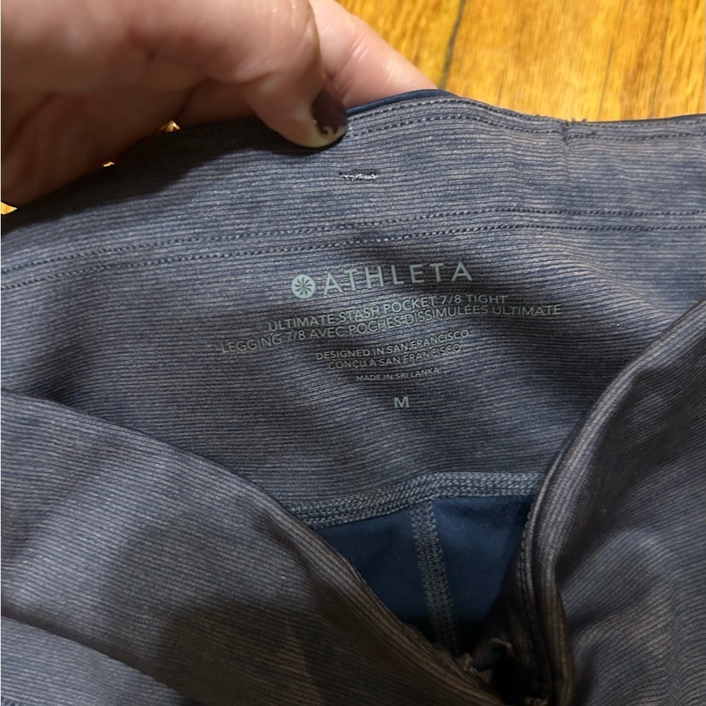 Athleta Ultimate Stash Pocket 7/8 Leggings Blue Activewear Size Medium - Picture 3 of 10